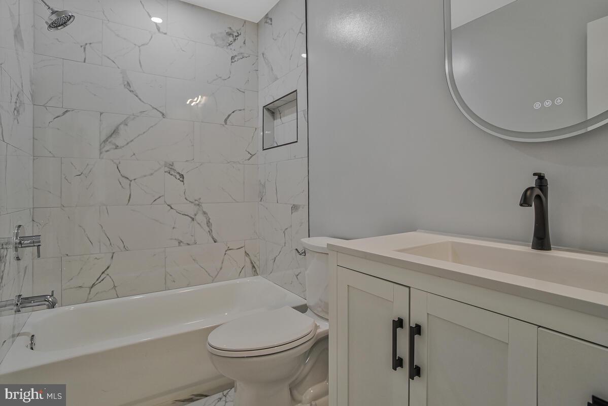 OLDE COUNTRY ESTATES - Residential