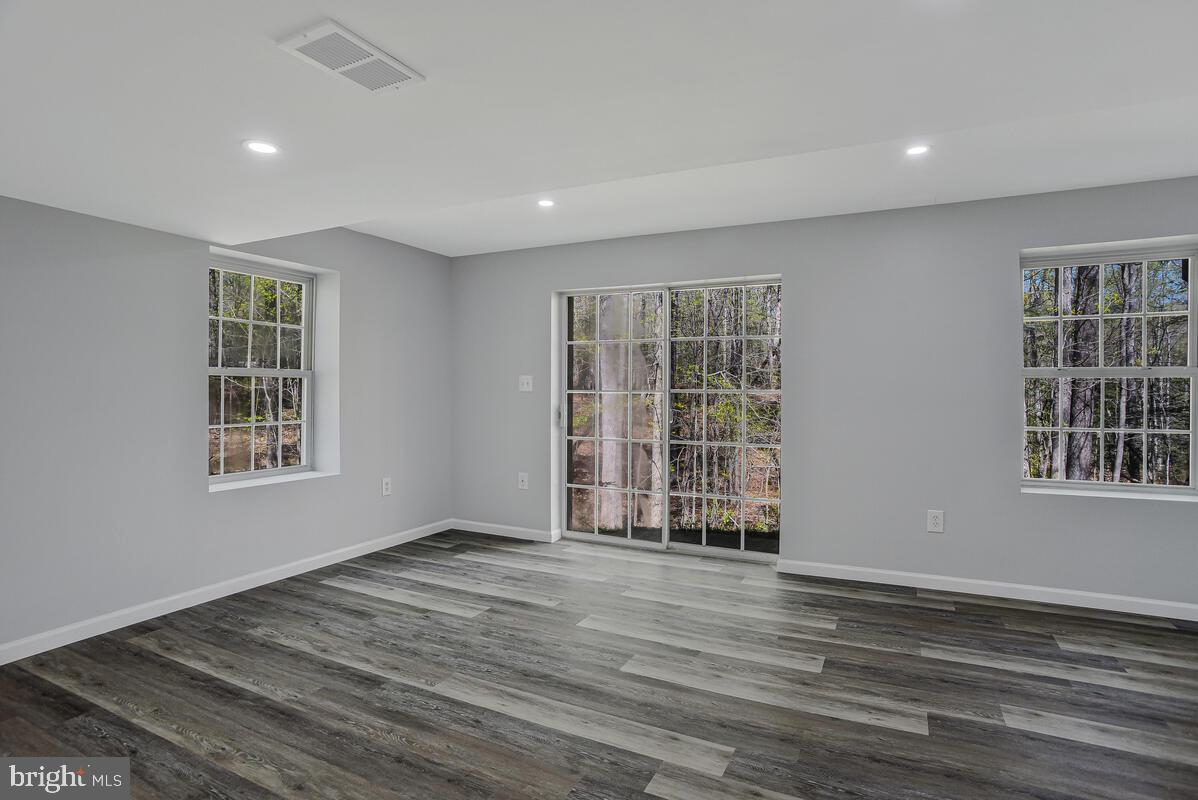 OLDE COUNTRY ESTATES - Residential