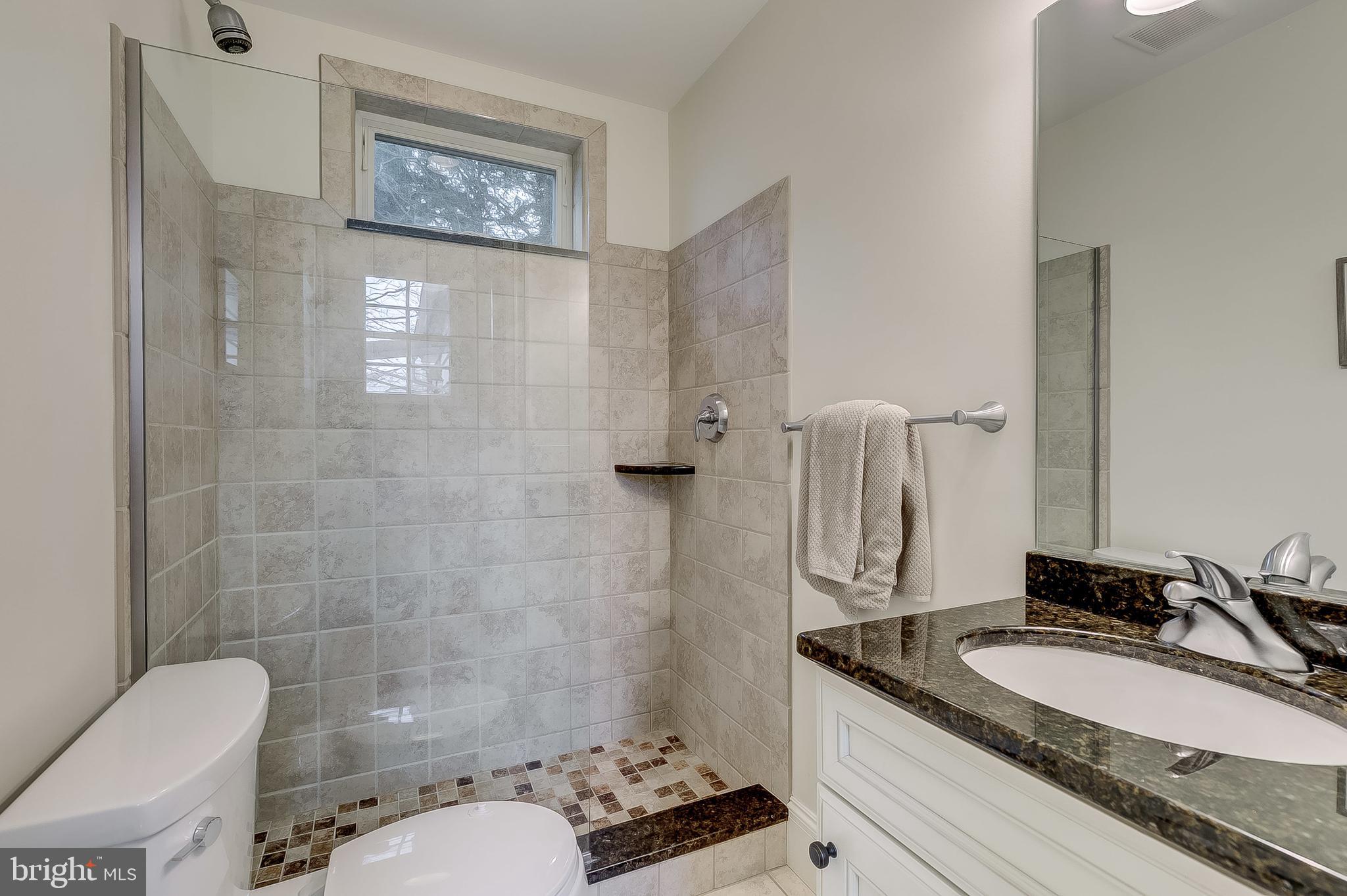 ROLAND PARK - Residential