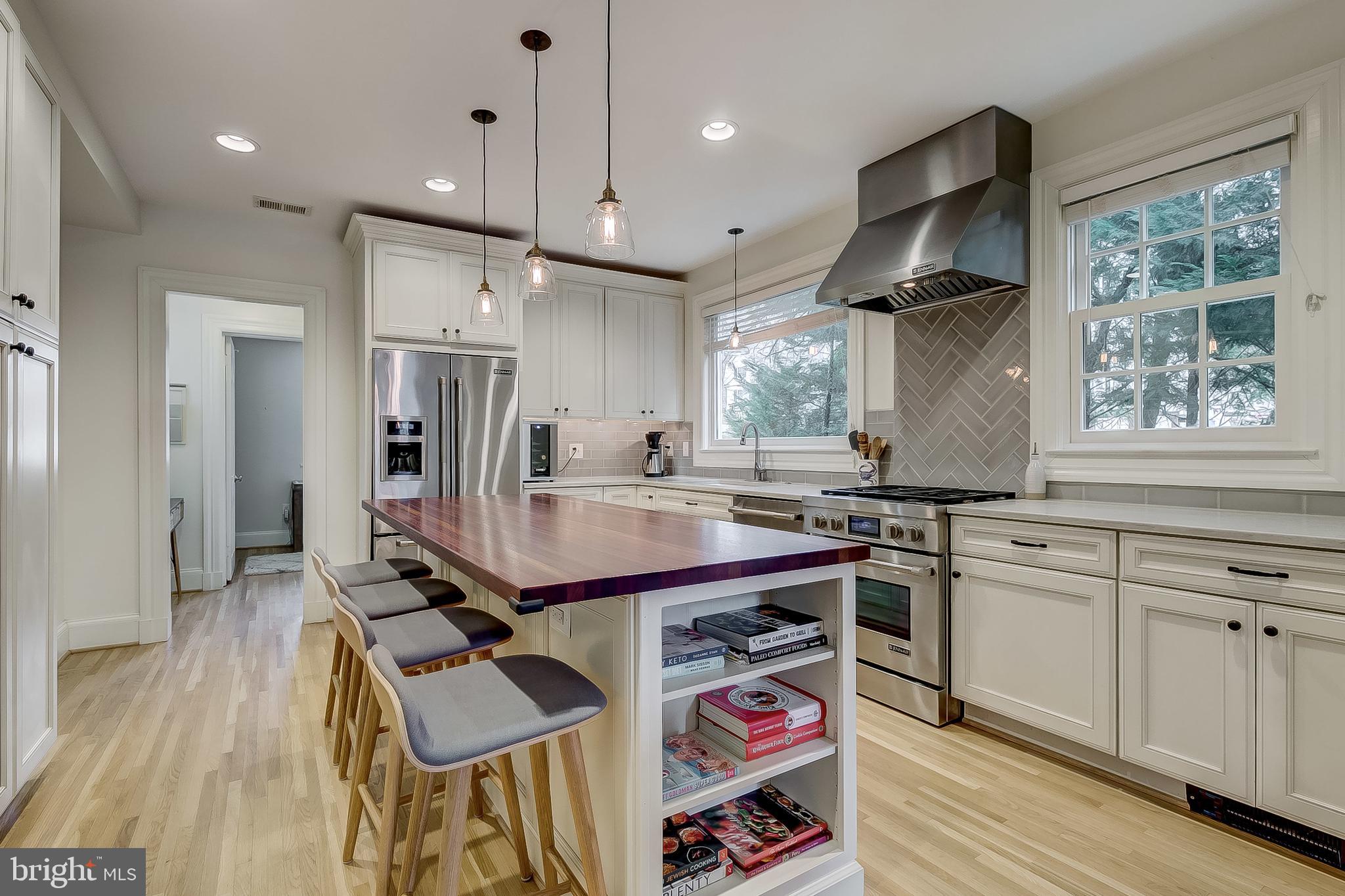 ROLAND PARK - Residential