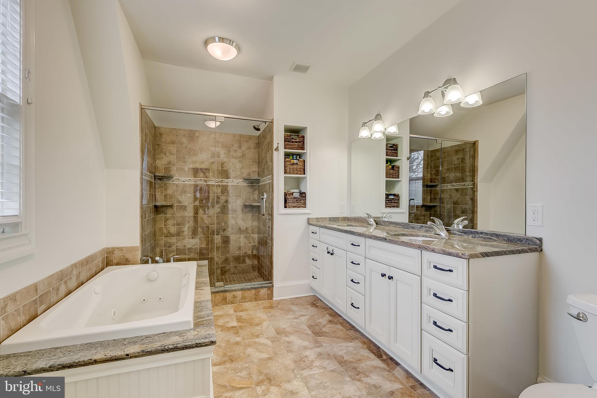 ROLAND PARK - Residential