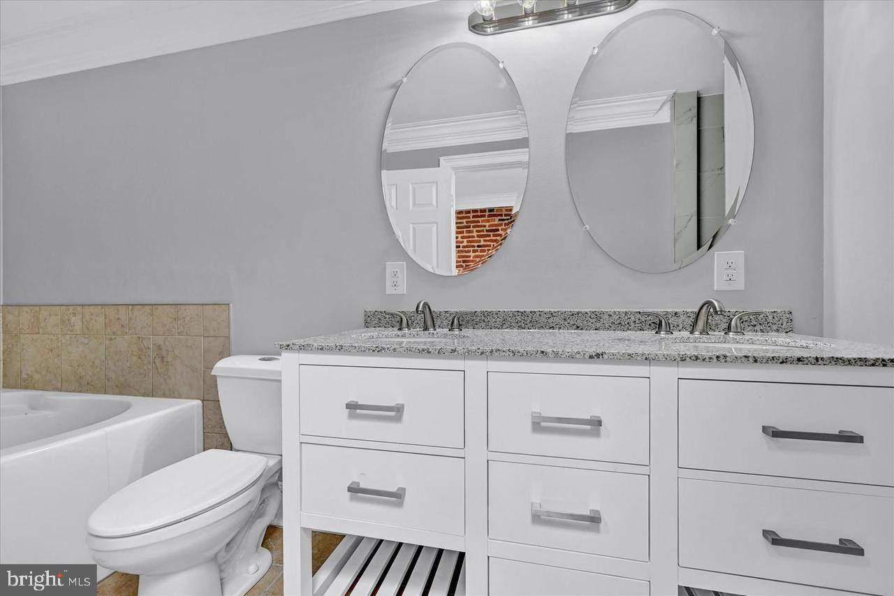 HIGHLANDTOWN - Residential