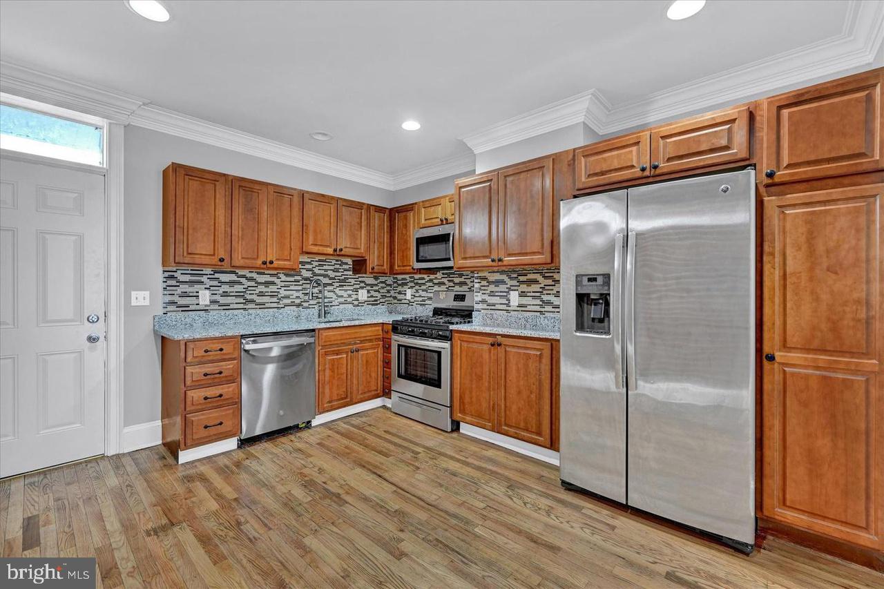 HIGHLANDTOWN - Residential