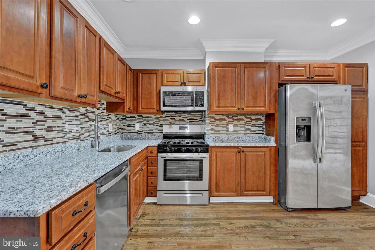 HIGHLANDTOWN - Residential