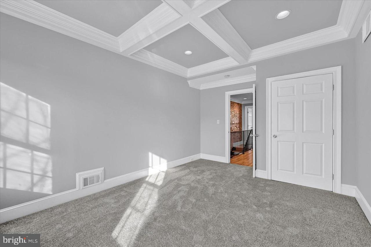 HIGHLANDTOWN - Residential