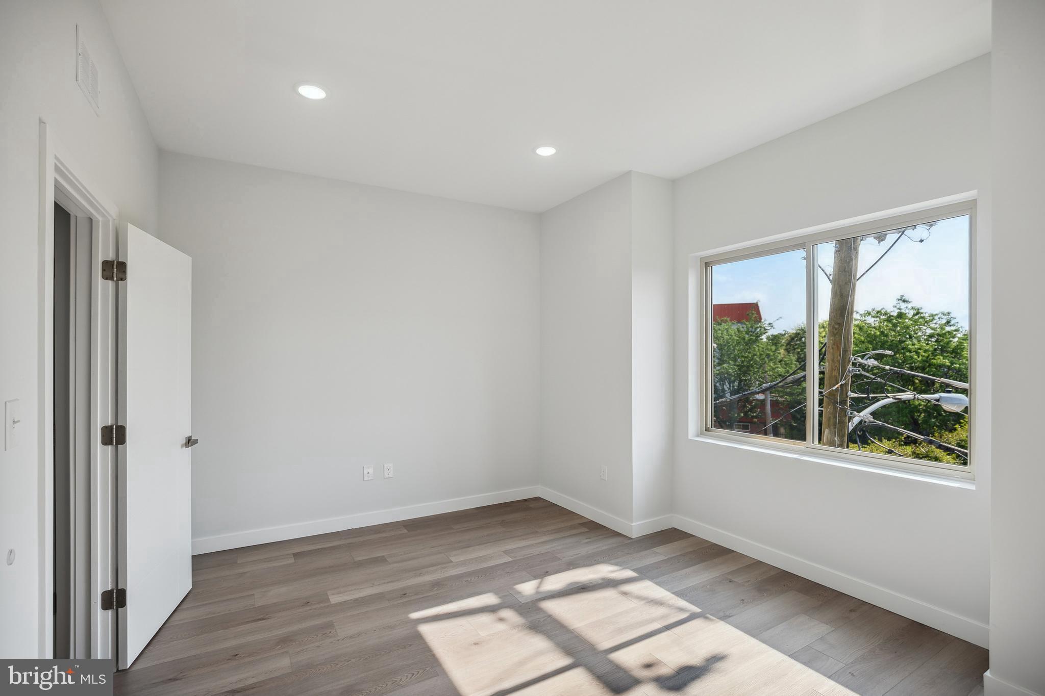 OLDE KENSINGTON - Residential Lease