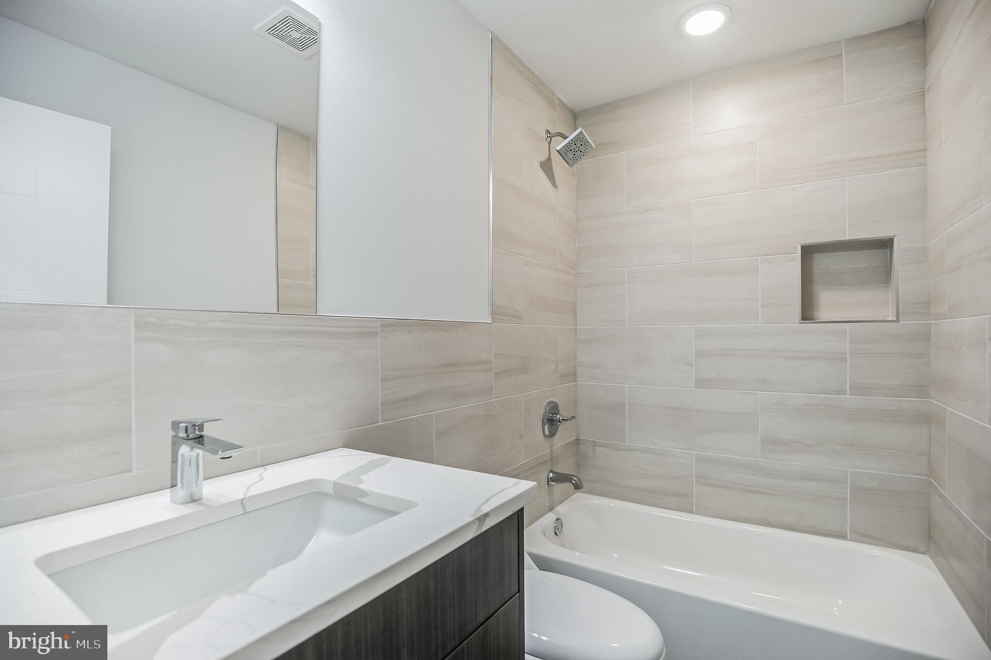 OLDE KENSINGTON - Residential Lease