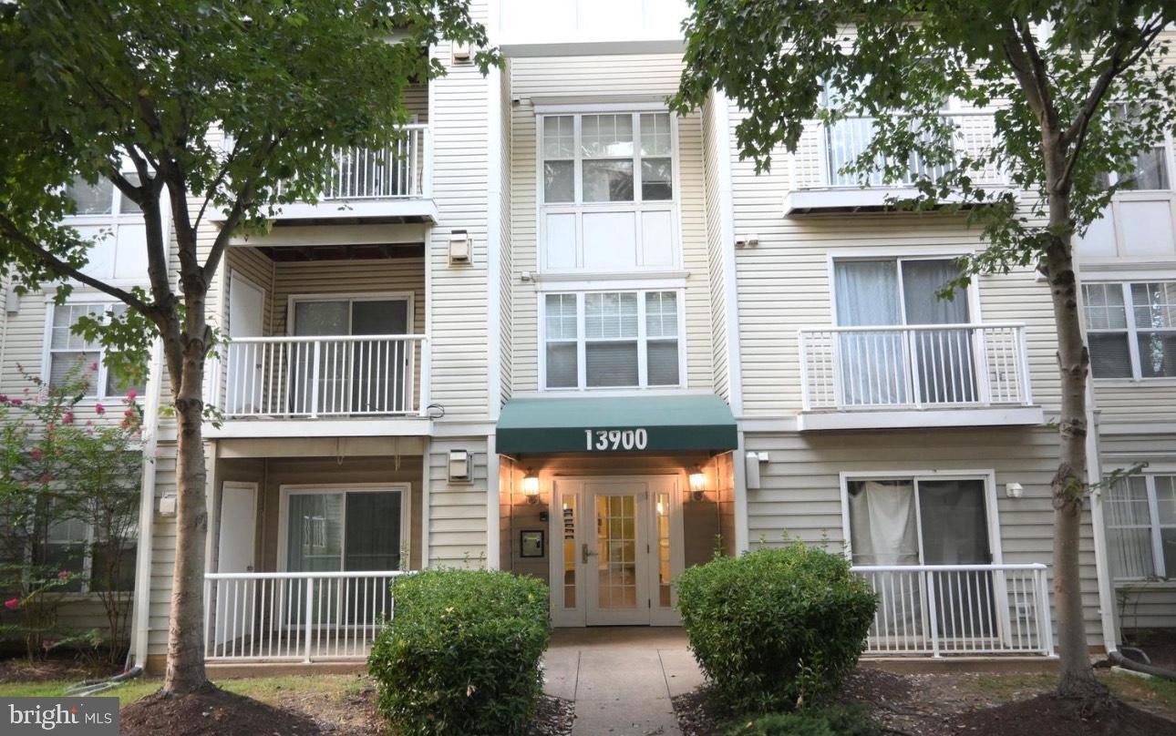 Charming 2-Bedroom Condo with Fireplace, Balcony & Garage in Upper Marlboro
Welcome to 13900 Farnsworth Ln #4202 — a spacious and well-maintained 2-bedroom, 2-bathroom condo located in the heart of Upper Marlboro. This inviting unit features wall-to-wall carpeting, a cozy fireplace perfect for relaxing evenings, and a private balcony for enjoying your morning coffee or evening breeze.
Enjoy the convenience of an attached 1-car garage located in the basement of building with interior access, offering added security and ease. The layout offers comfortable living with ample natural light and a thoughtful floor plan.
Situated close to shopping, dining, and major highways, this location provides easy access to everything you need, whether you're commuting to D.C. or staying local.
Don't miss the opportunity to own in a desirable community with so much to offer! Property being sold As-Is.