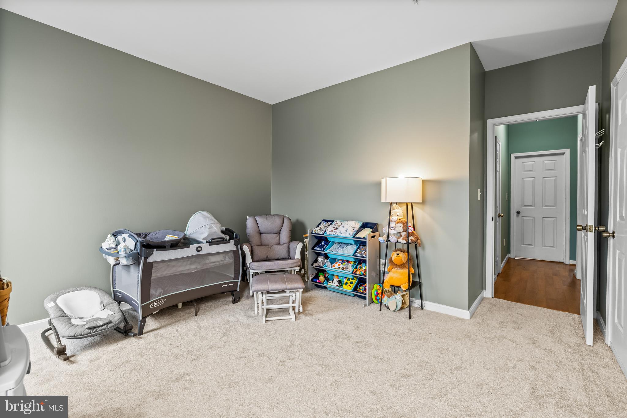 HOLLINGTON AT THE POINTE - Residential