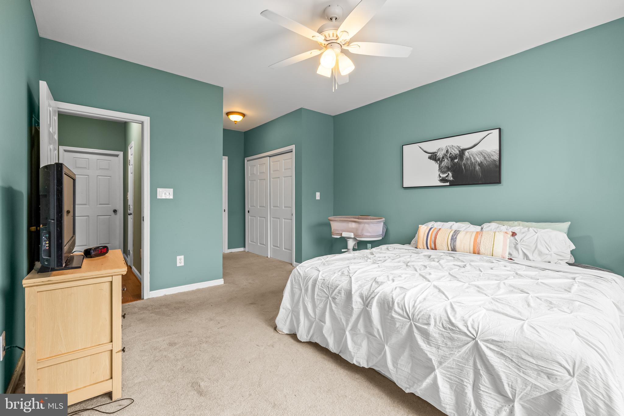 HOLLINGTON AT THE POINTE - Residential