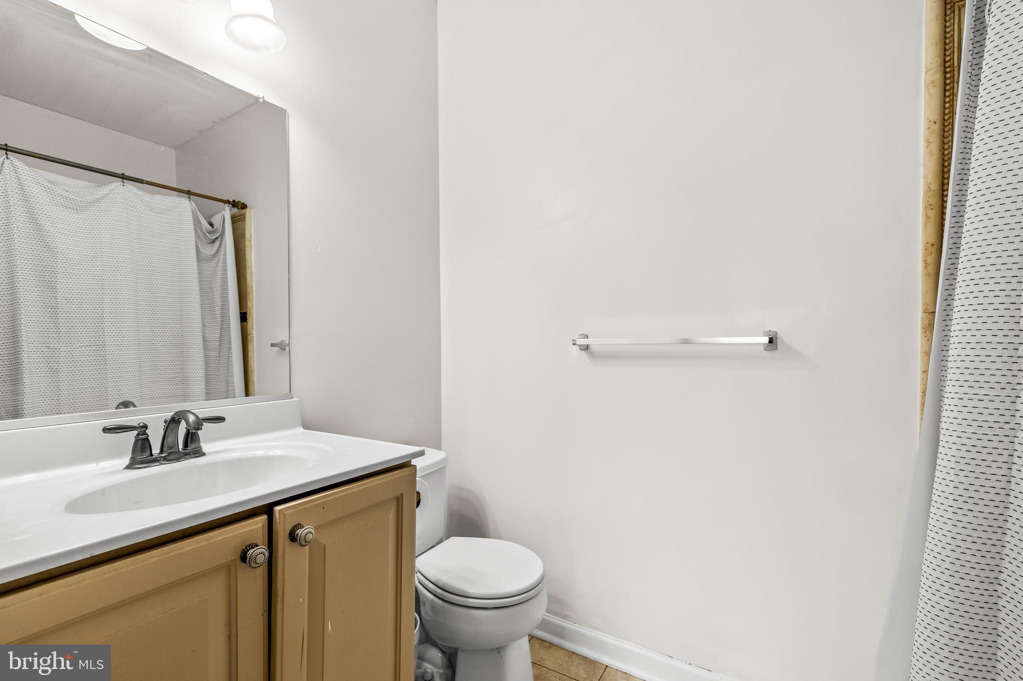 HOLLINGTON AT THE POINTE - Residential