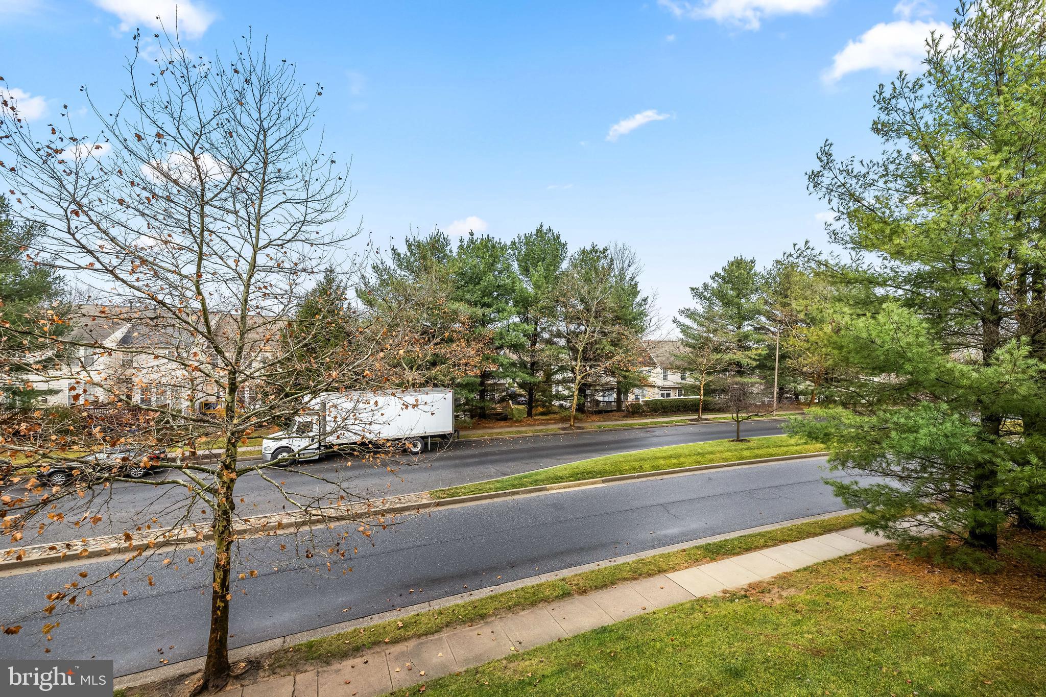 HOLLINGTON AT THE POINTE - Residential