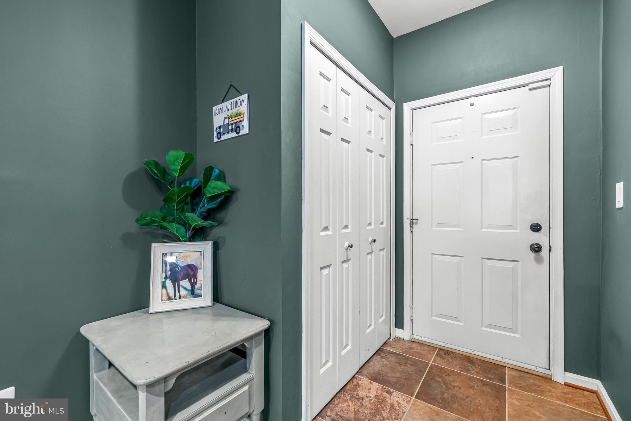 HOLLINGTON AT THE POINTE - Residential