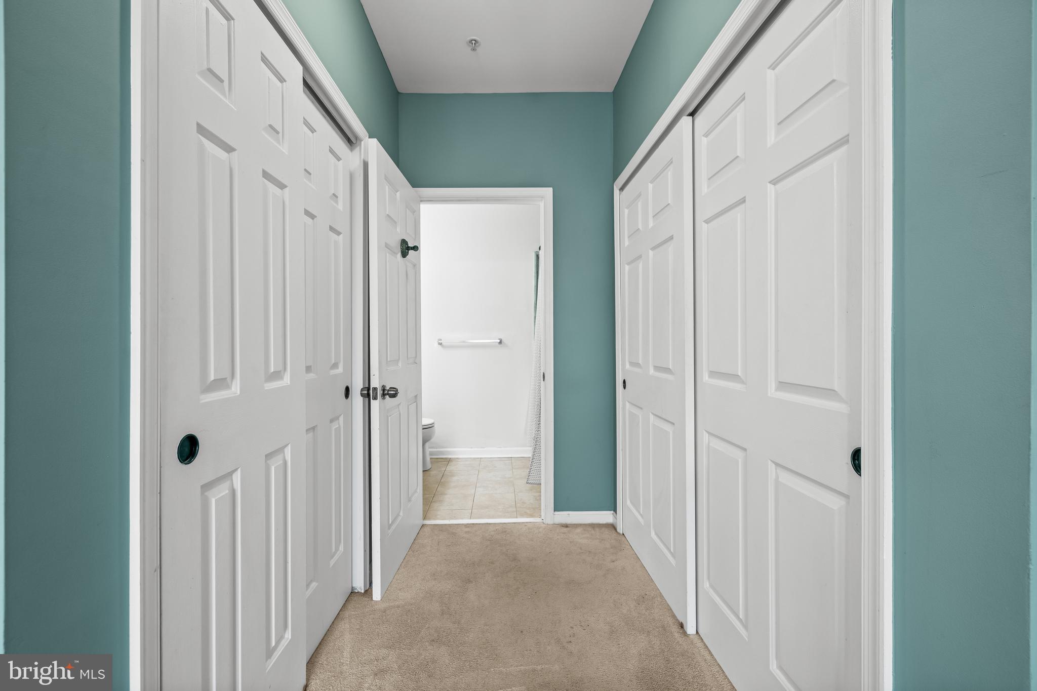 HOLLINGTON AT THE POINTE - Residential