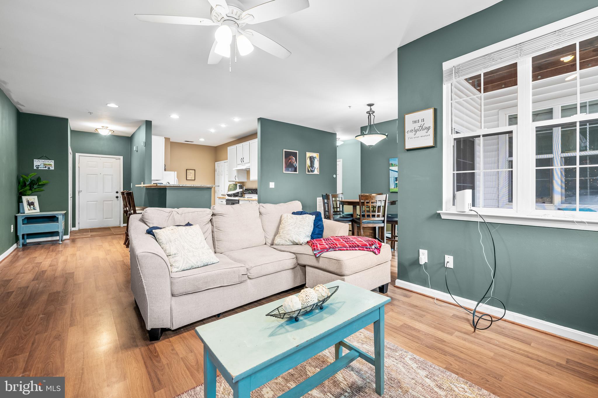 HOLLINGTON AT THE POINTE - Residential