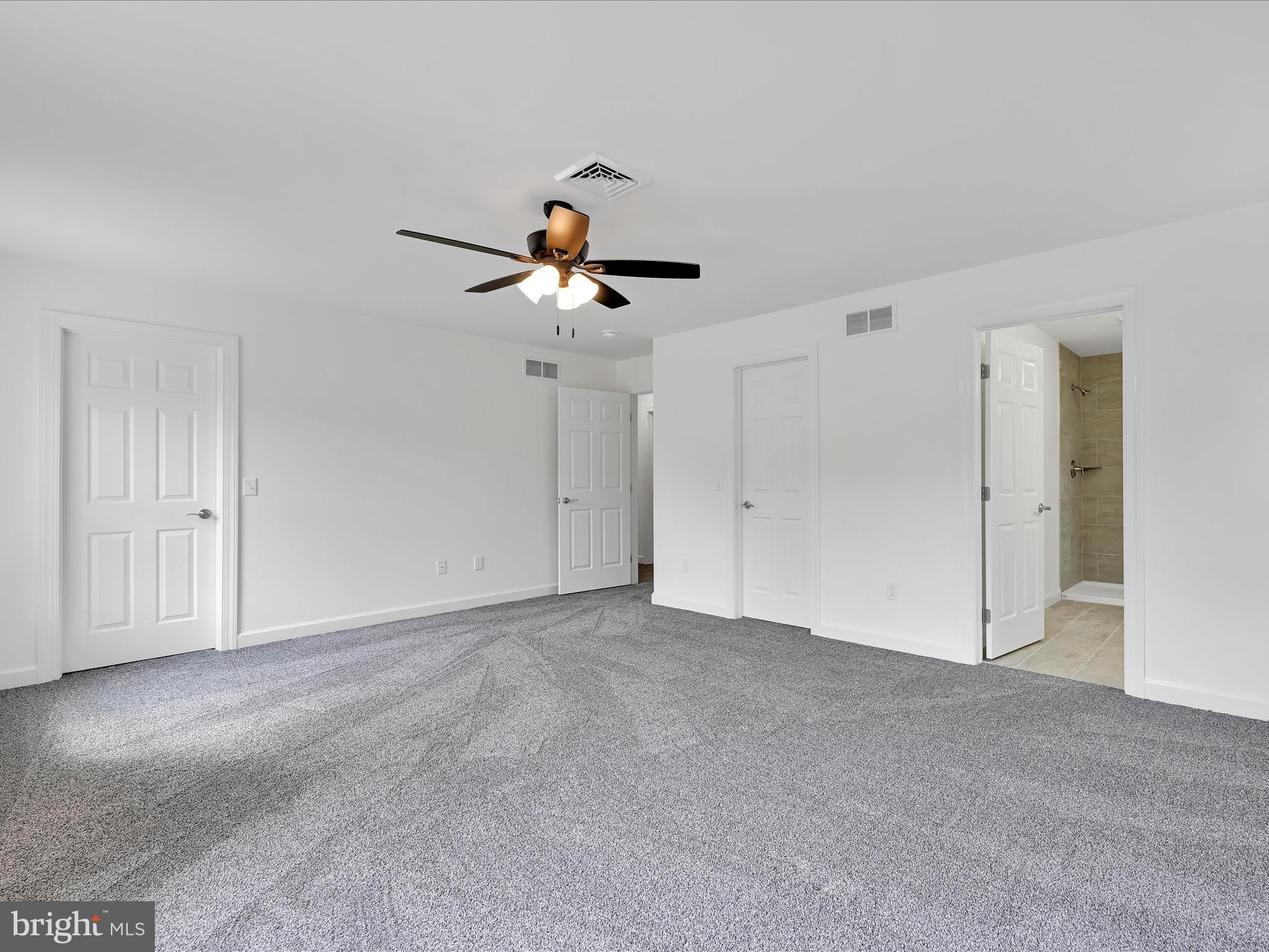 DEER LAKE - Residential