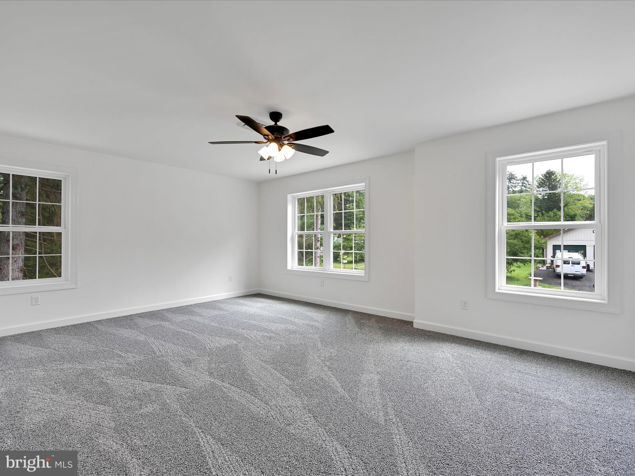 DEER LAKE - Residential