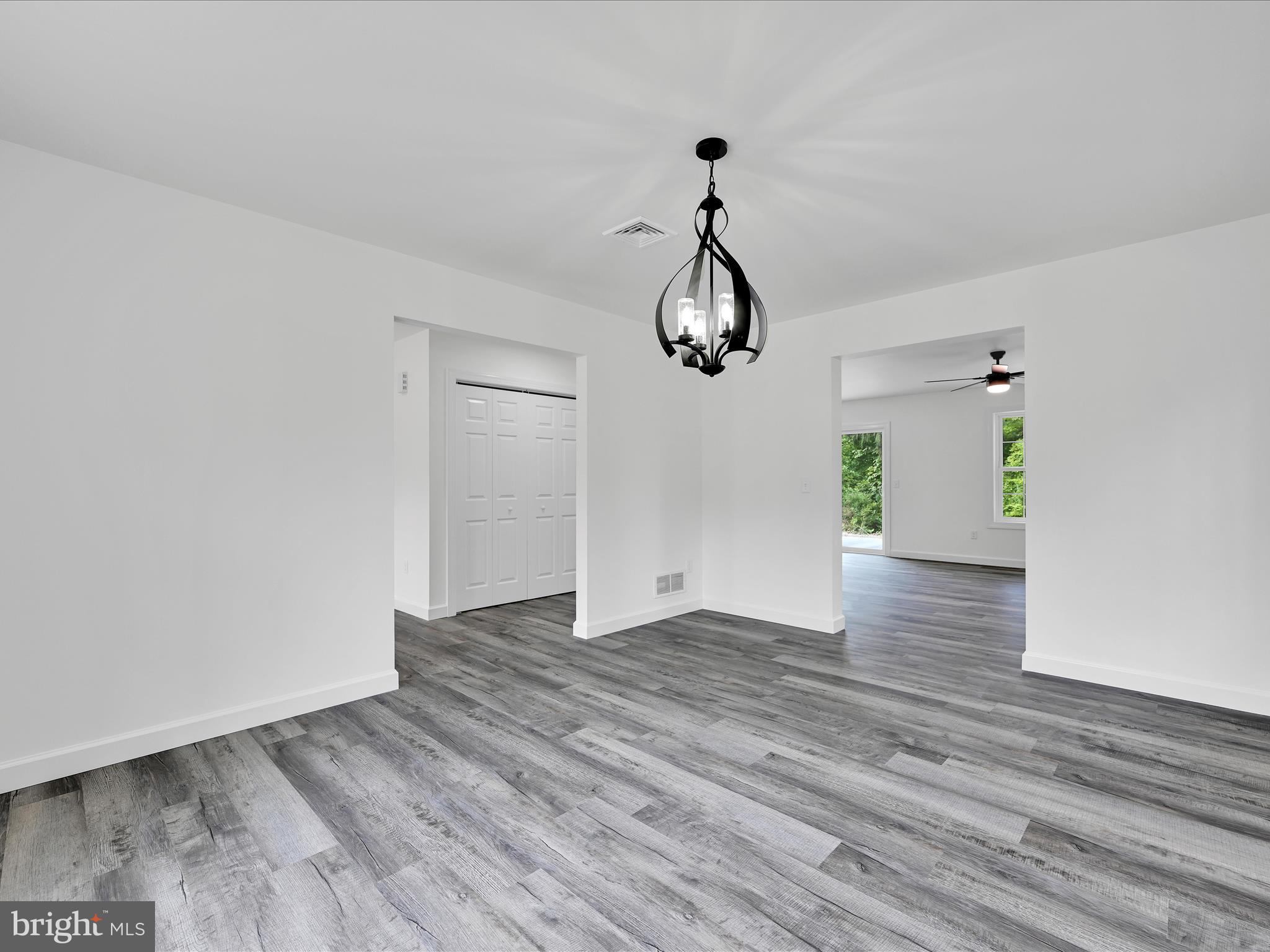 DEER LAKE - Residential