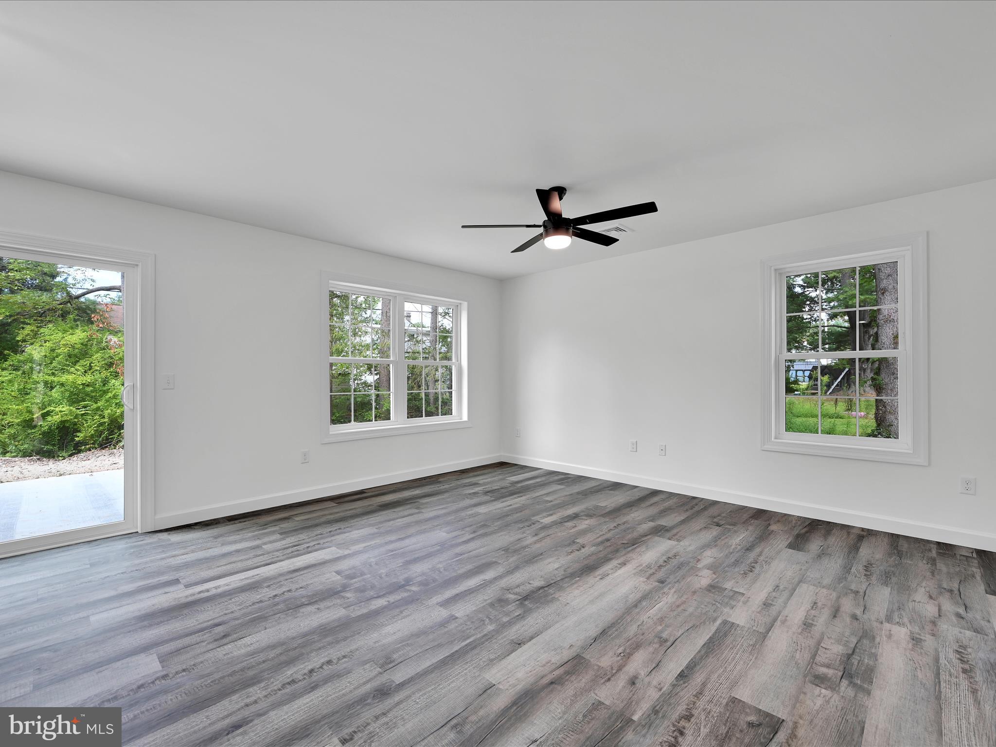 DEER LAKE - Residential