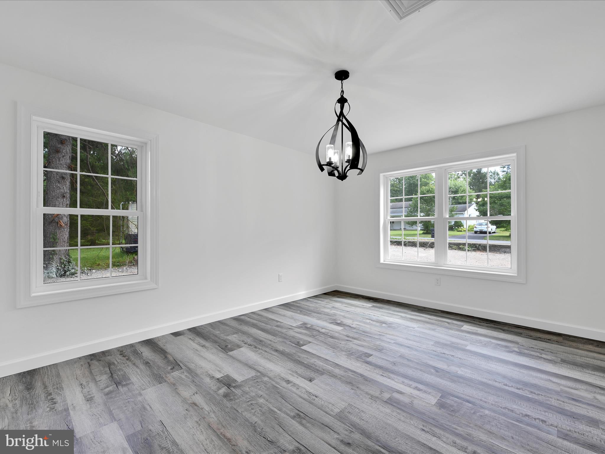 DEER LAKE - Residential