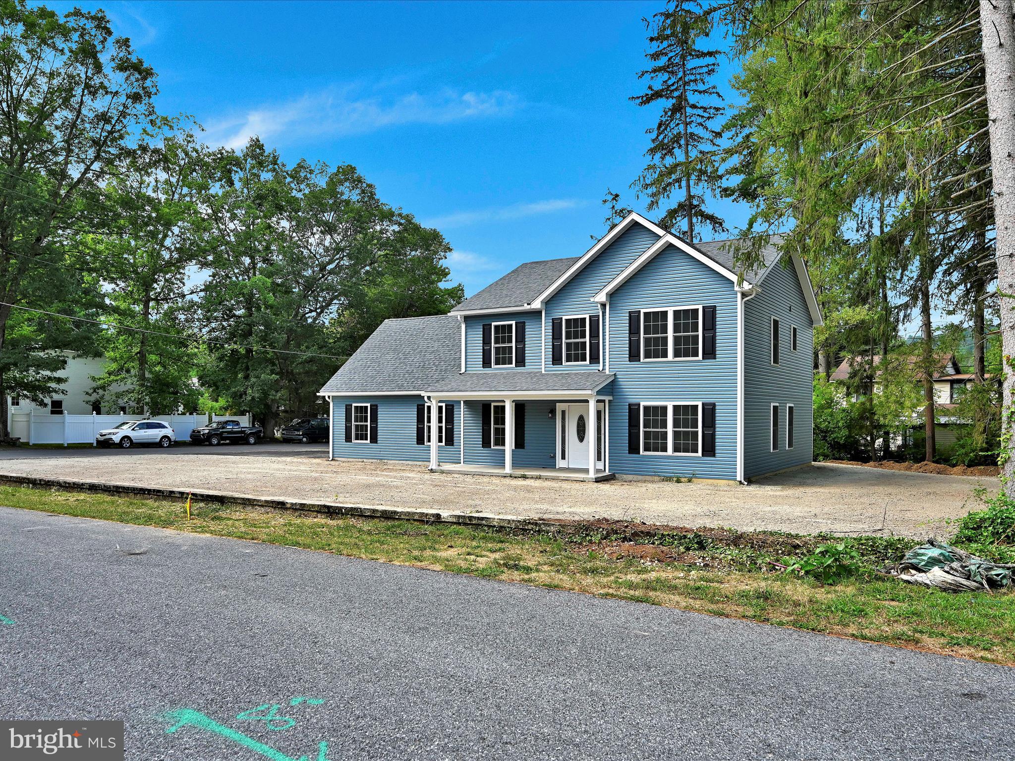 DEER LAKE - Residential