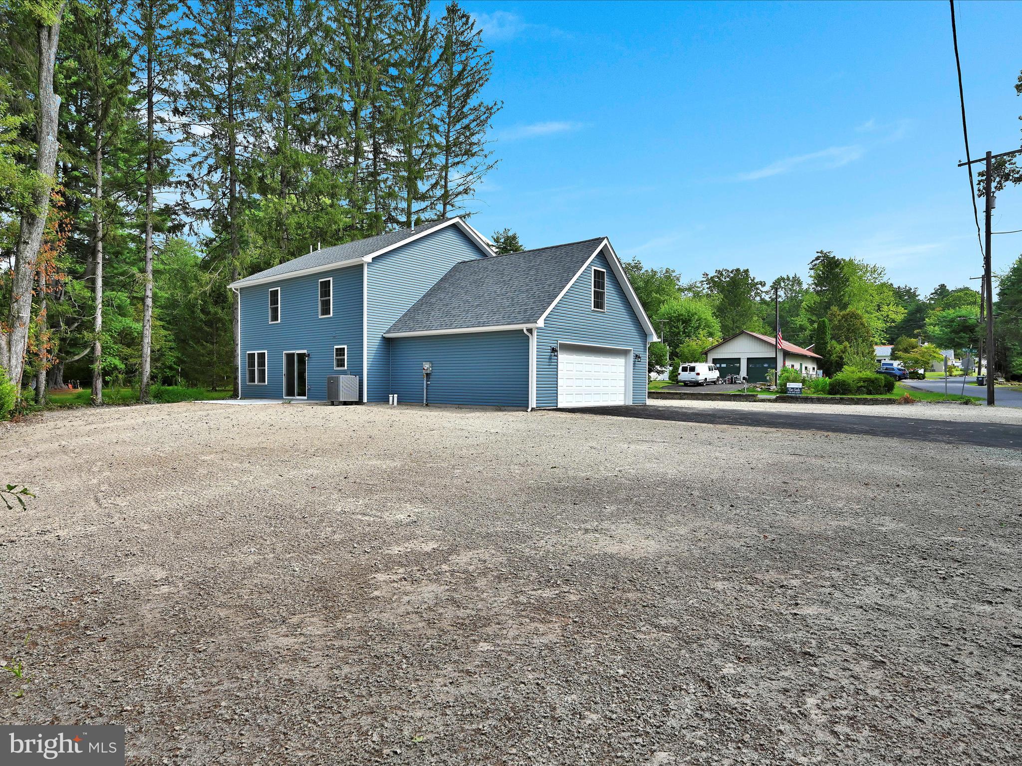 DEER LAKE - Residential