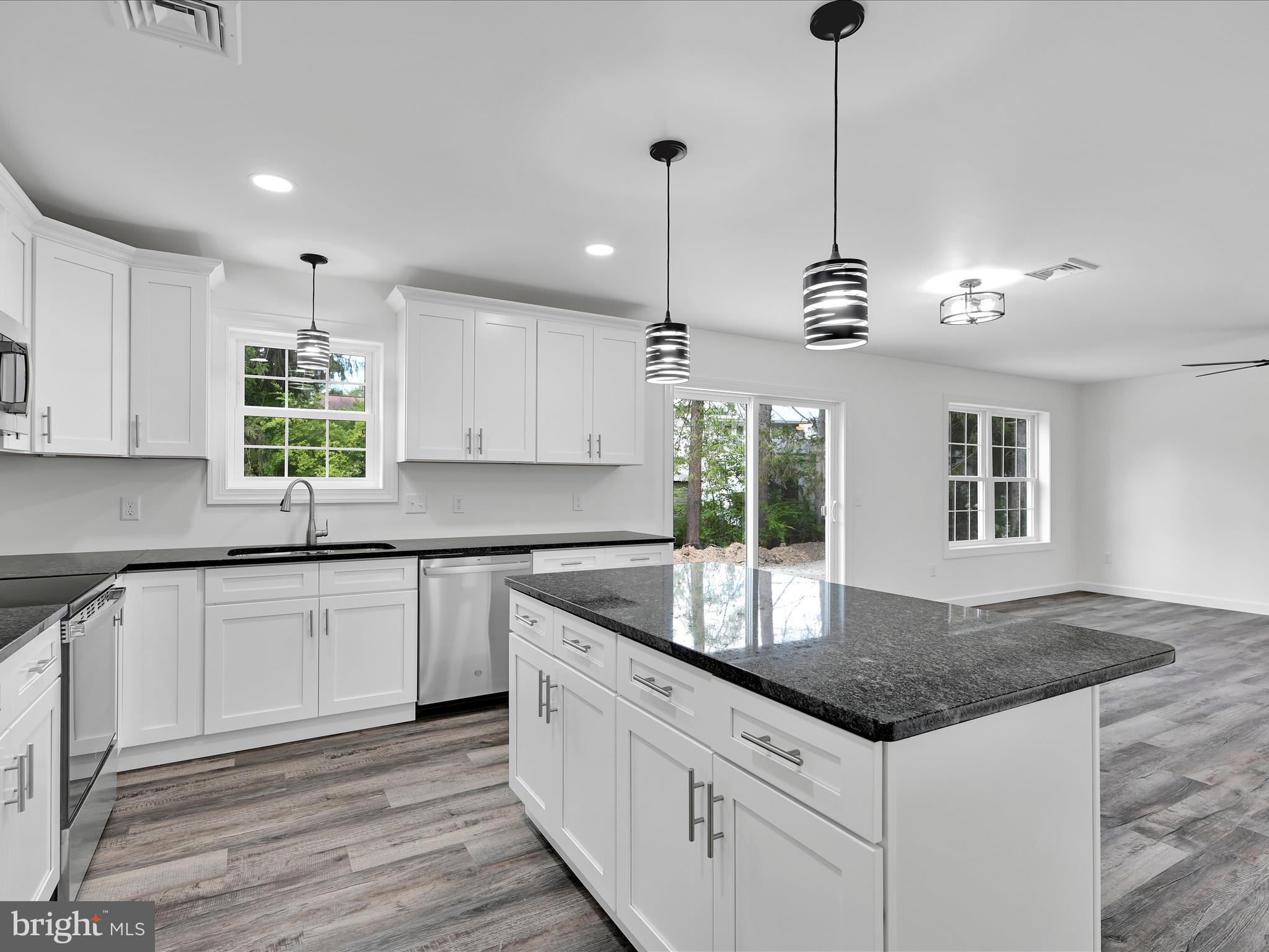 DEER LAKE - Residential