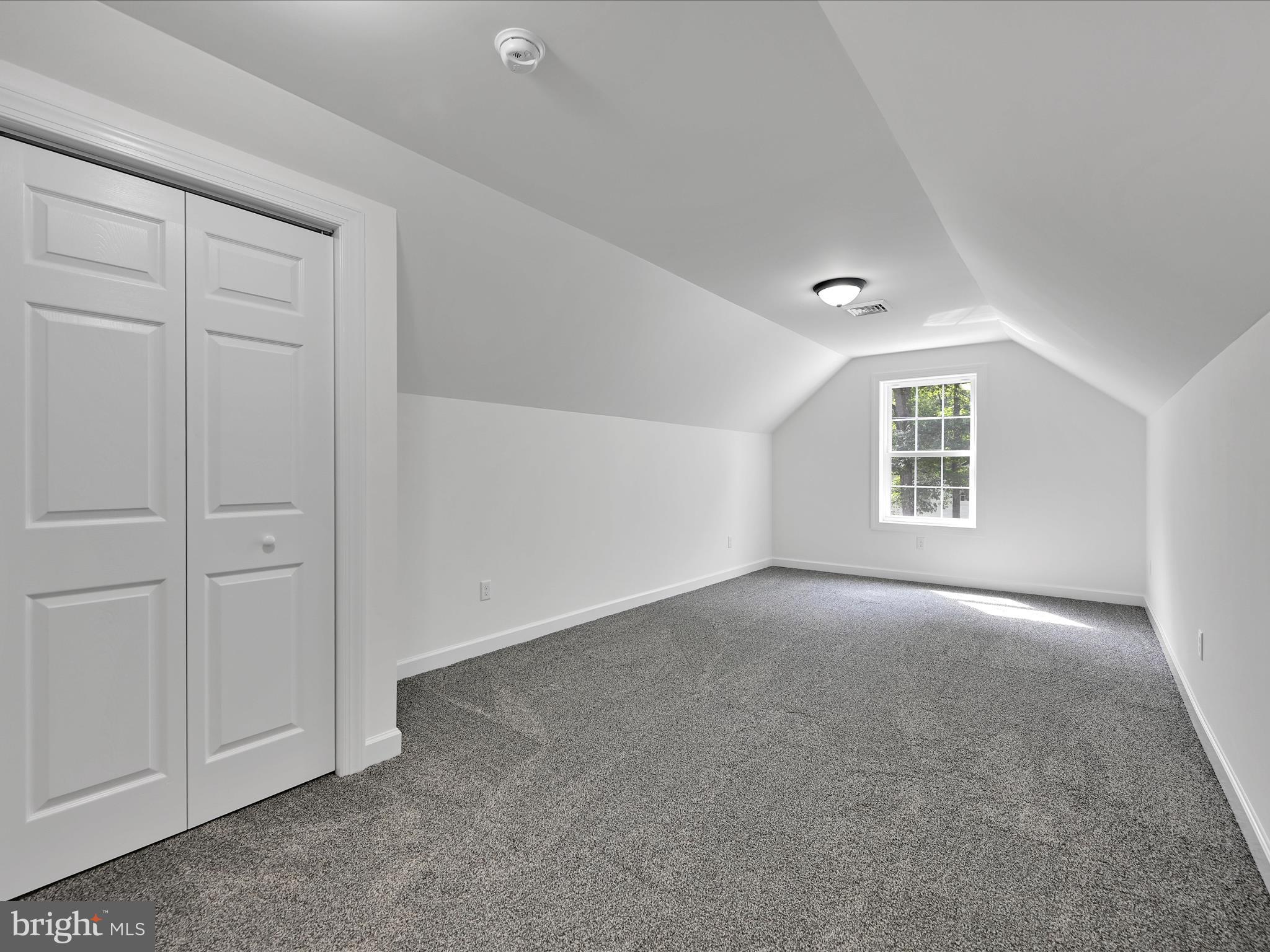 DEER LAKE - Residential