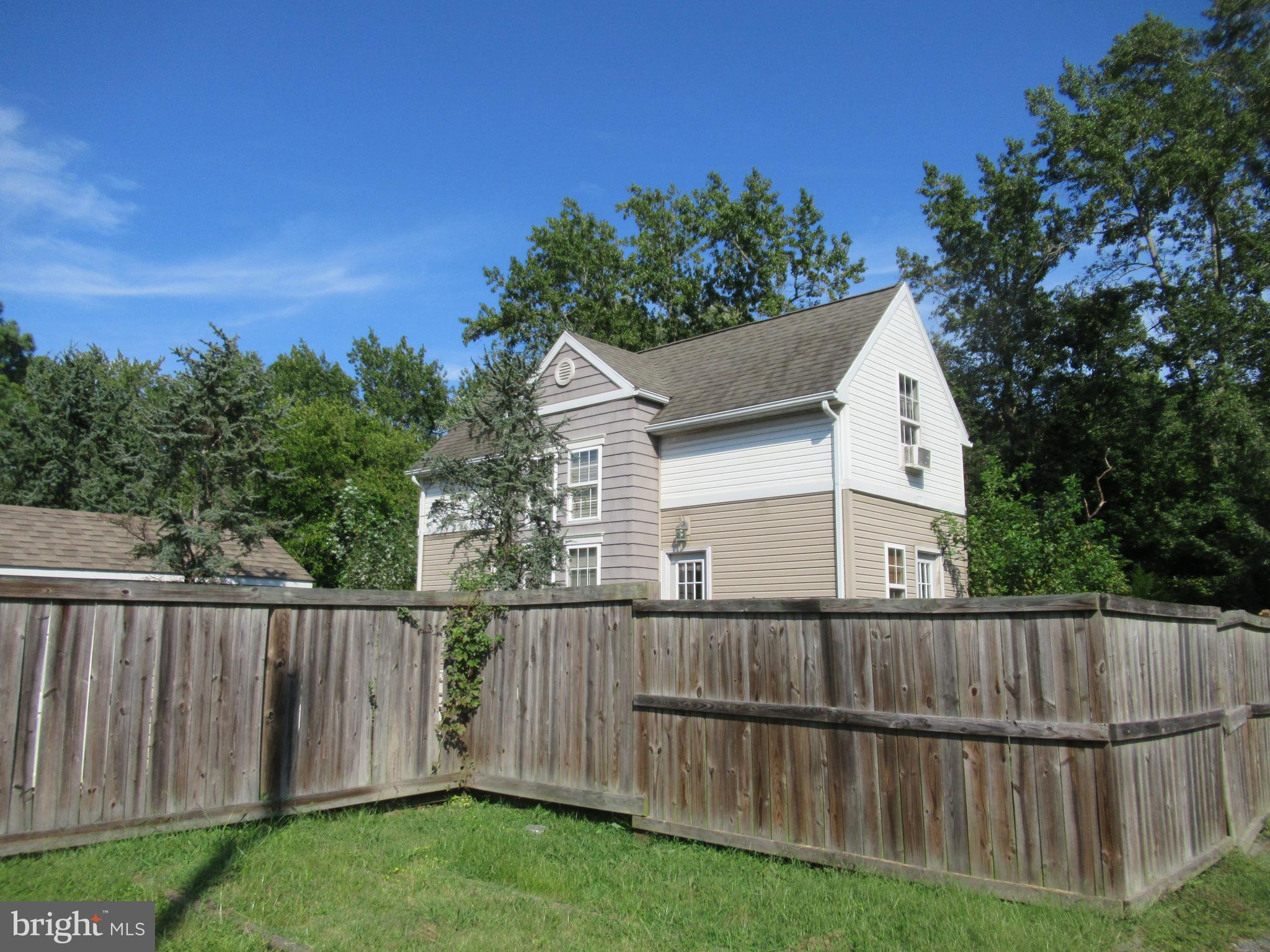 3437 LAWSONIA ROAD