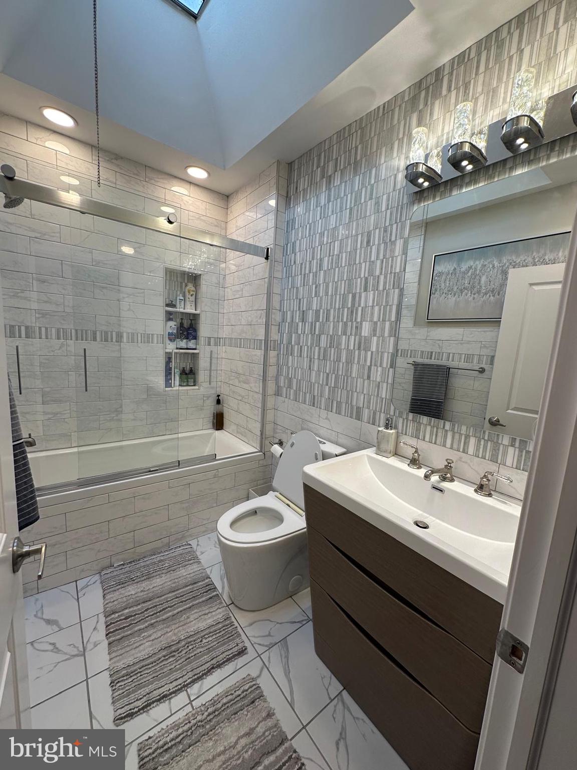 MANTUA - Residential Lease