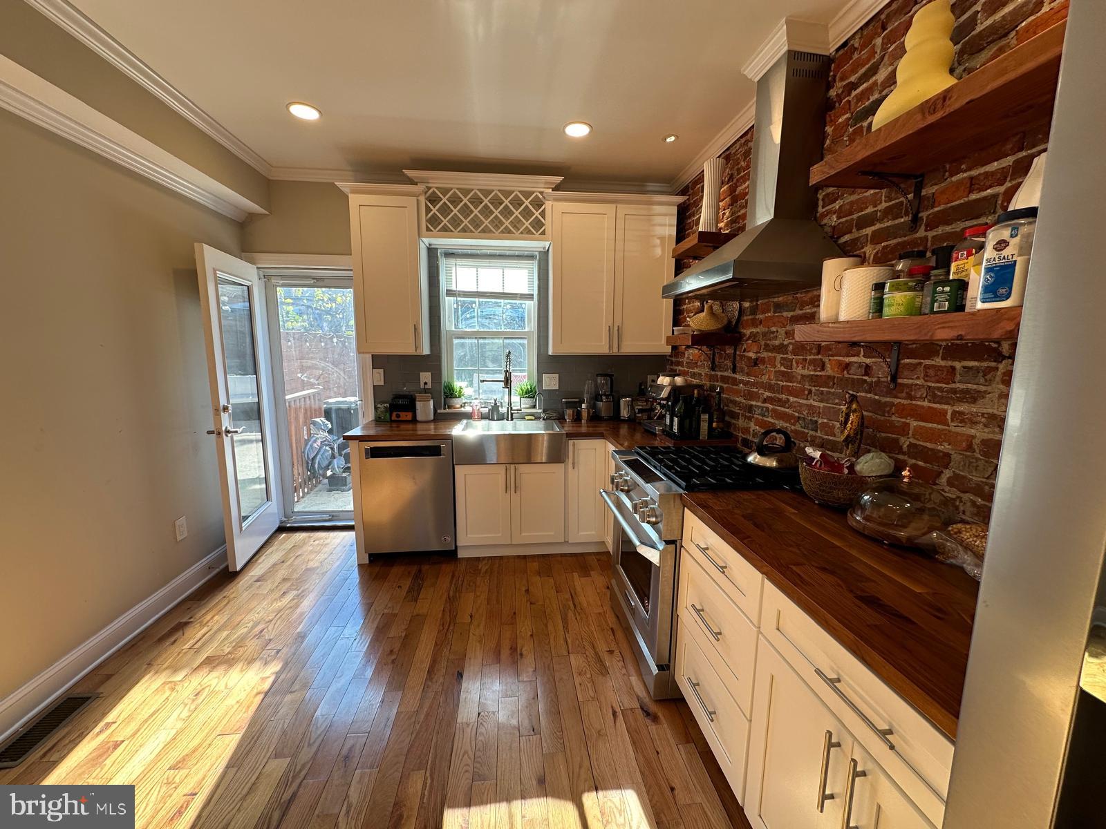 MANTUA - Residential Lease