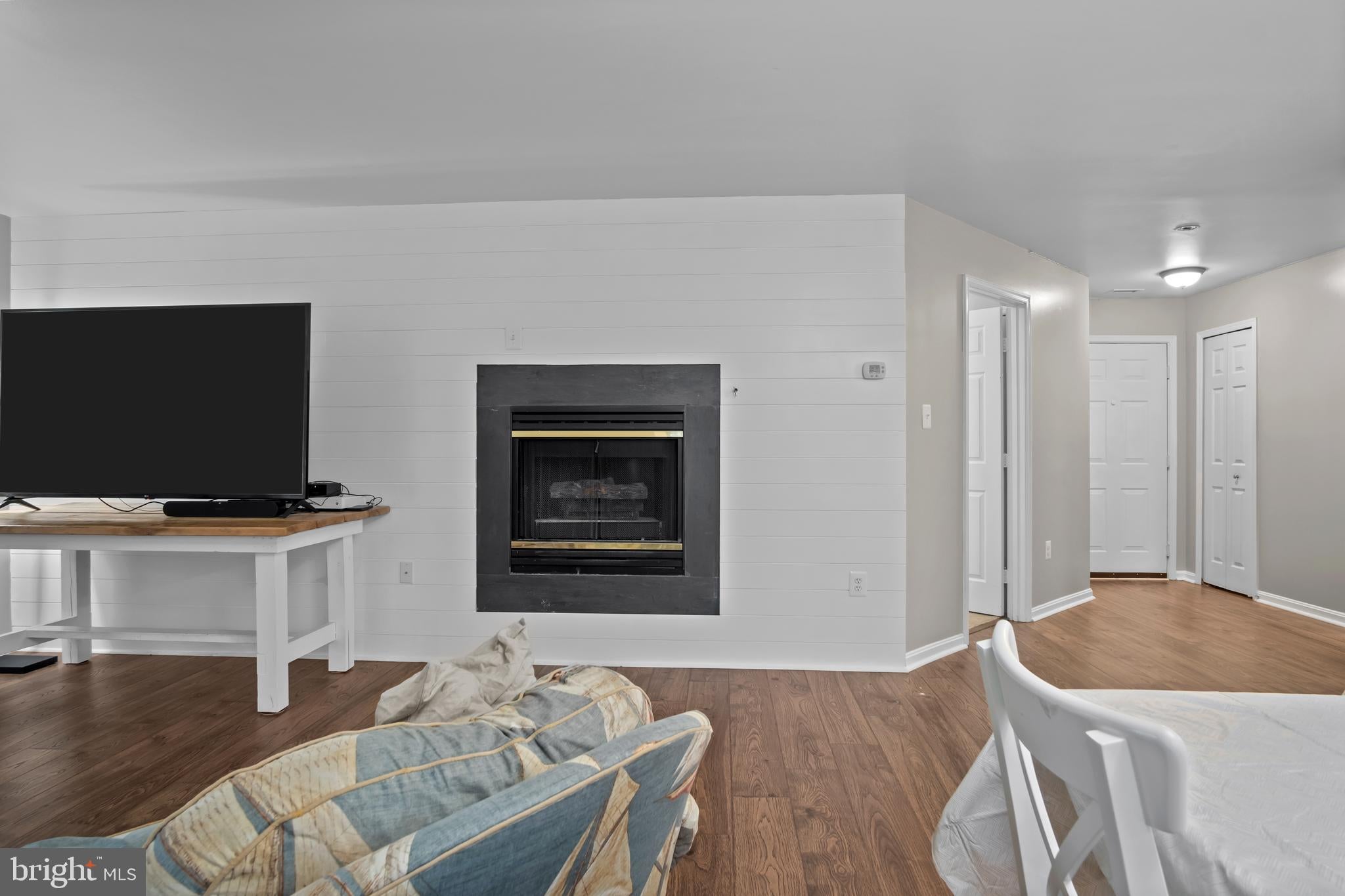 20582 SNOWSHOE SQUARE 101