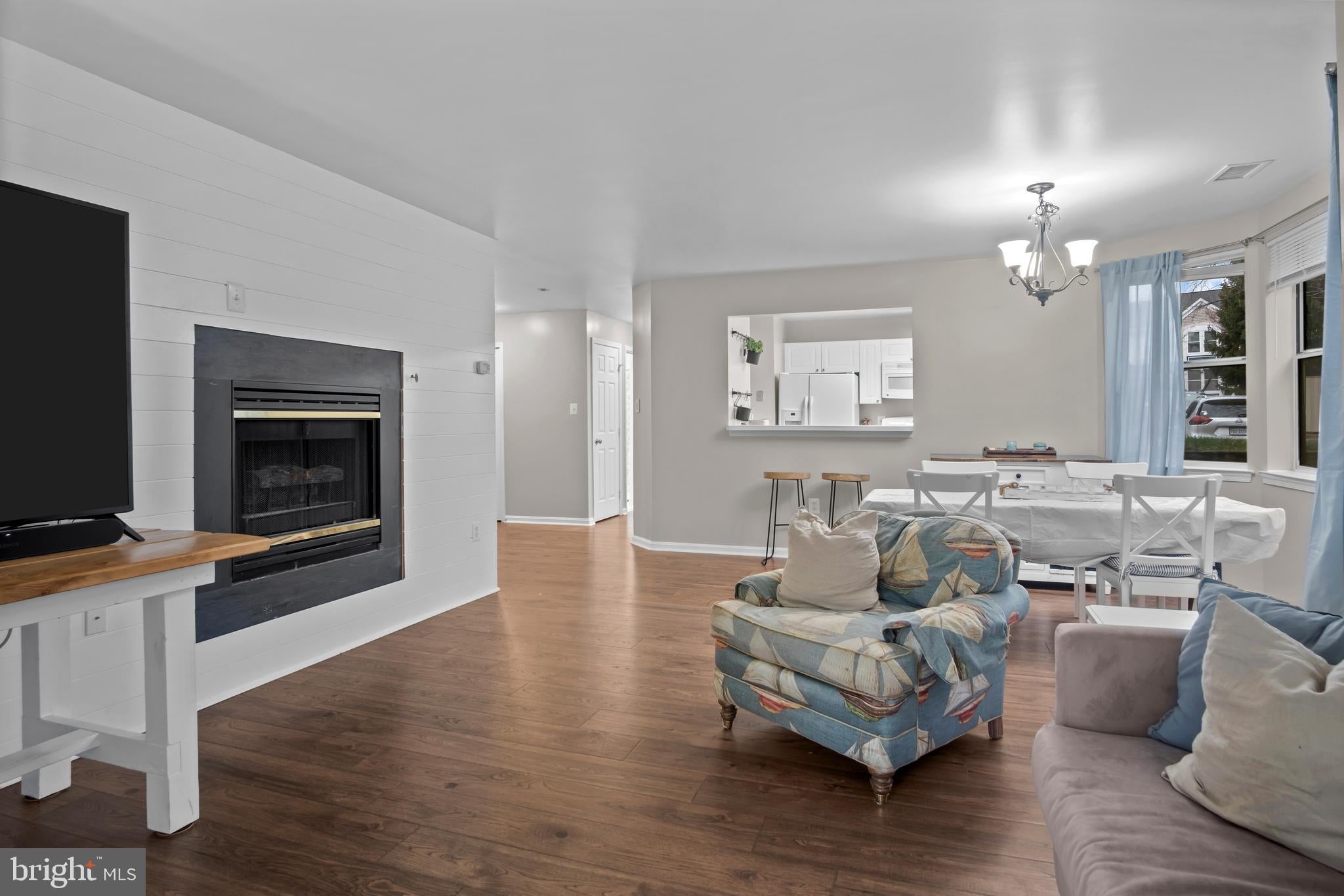 20582 SNOWSHOE SQUARE 101