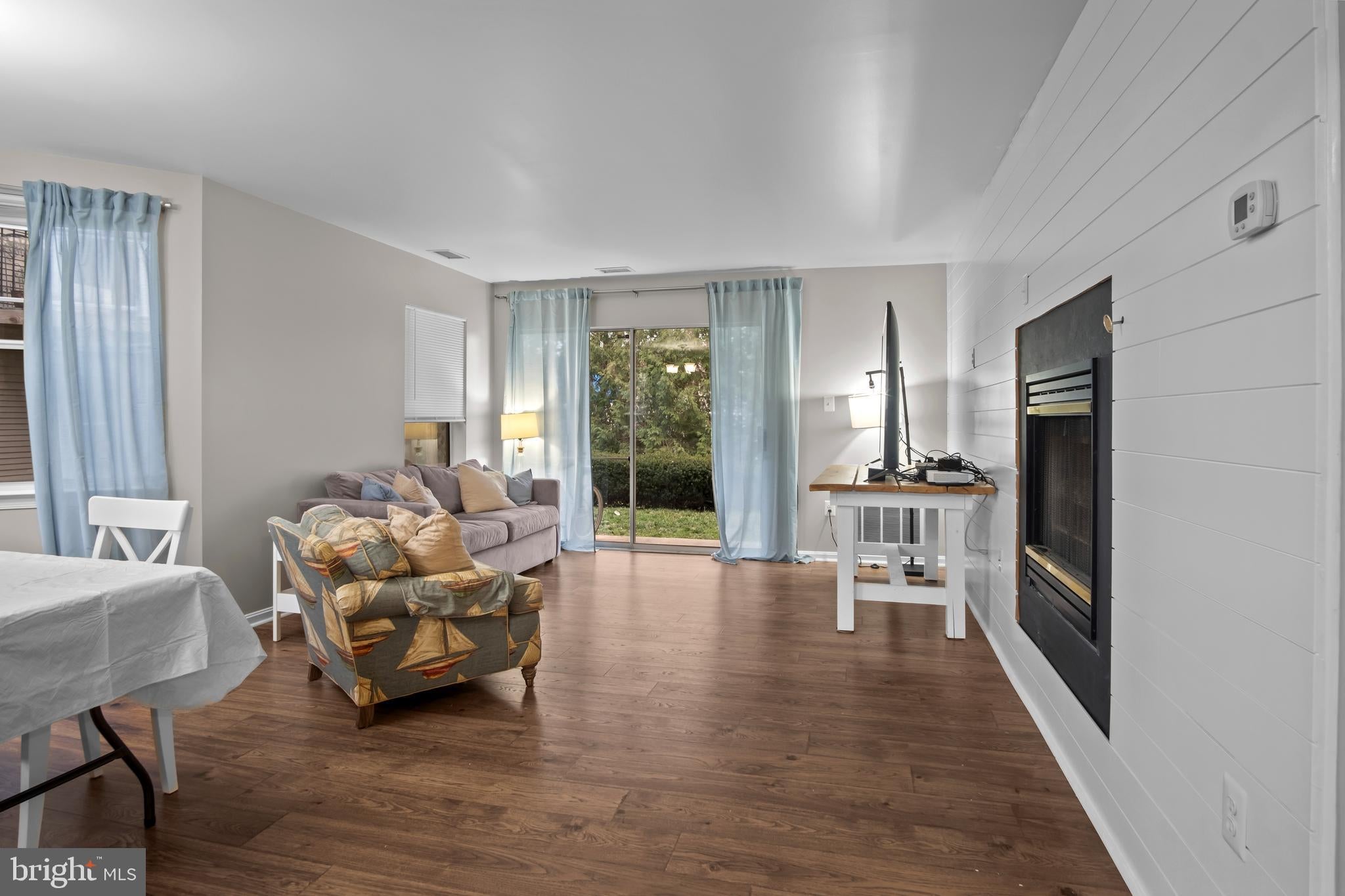 20582 SNOWSHOE SQUARE 101