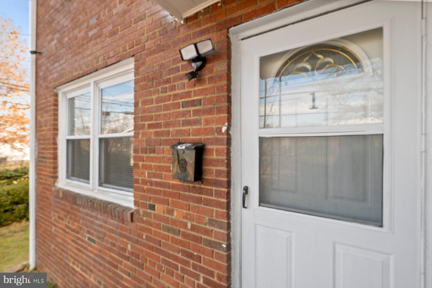 883 BELLEVUE STREET SE