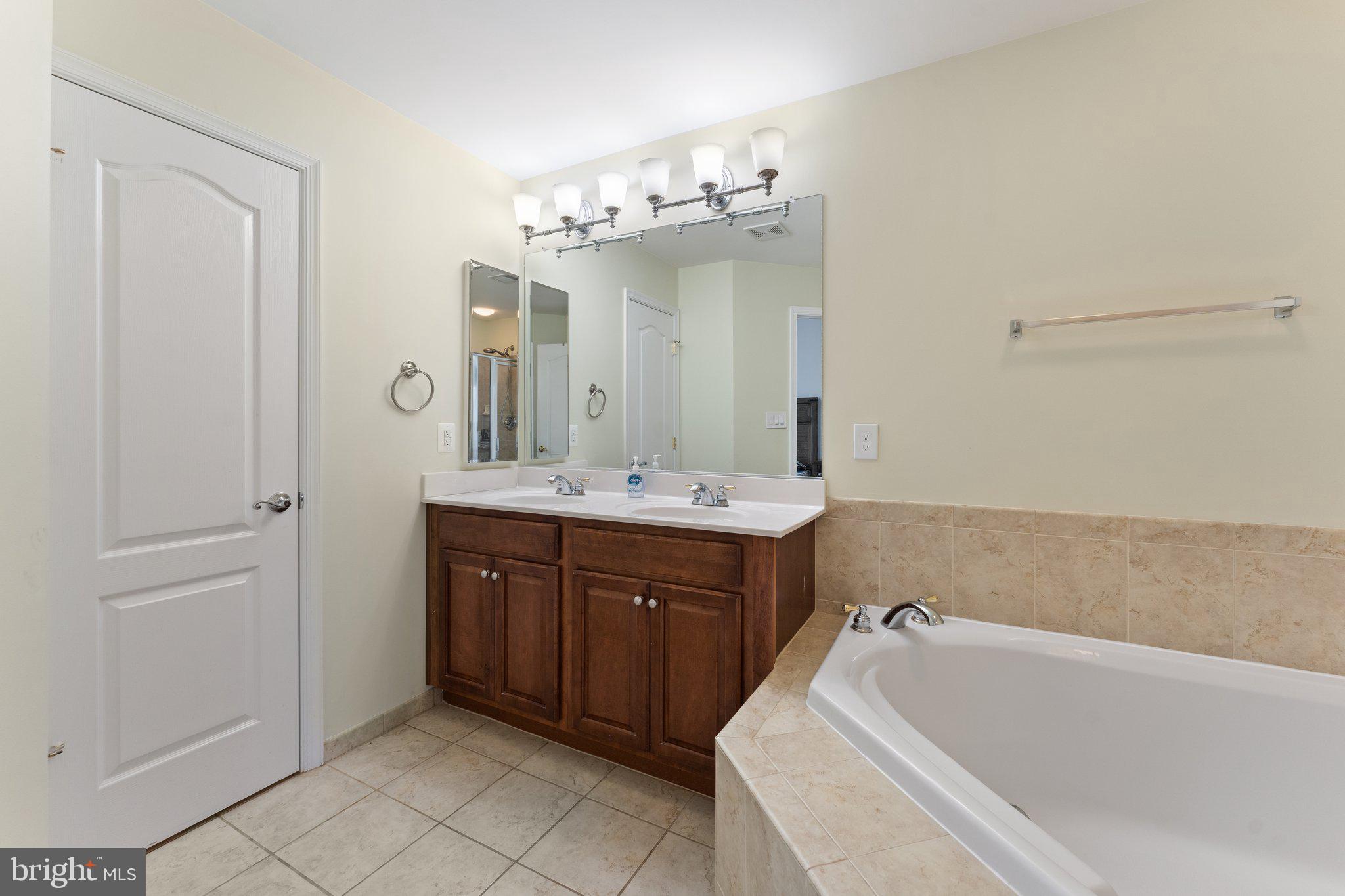 SOUTHERN WALK AT BROADLANDS - Residential Lease