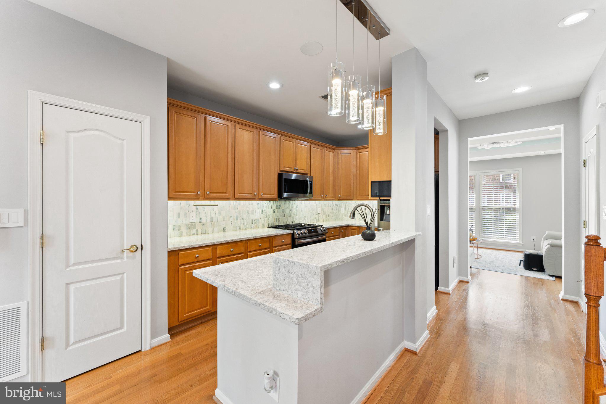 SOUTHERN WALK AT BROADLANDS - Residential Lease