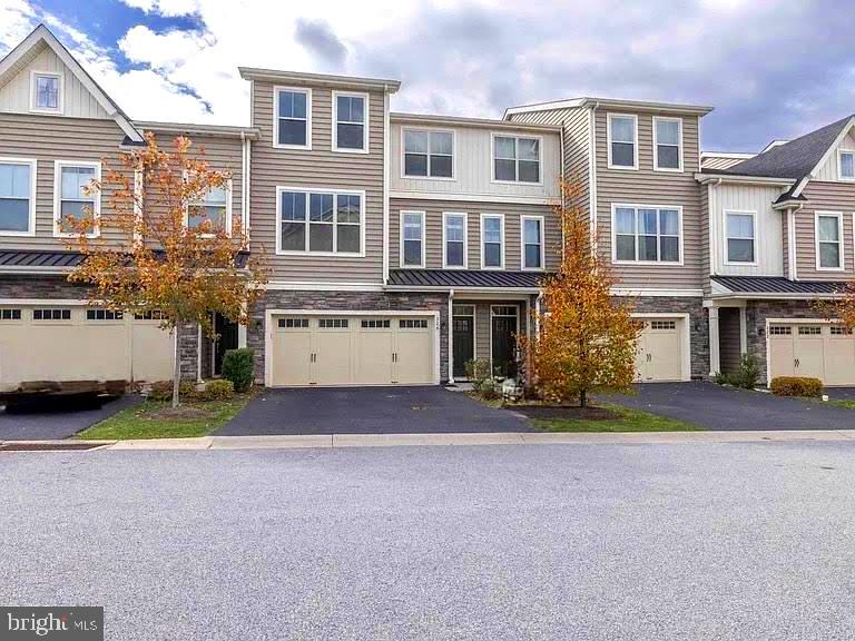 WALNUT WALK - Residential