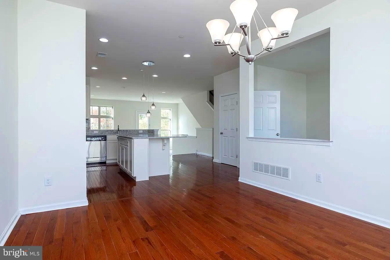 WALNUT WALK - Residential