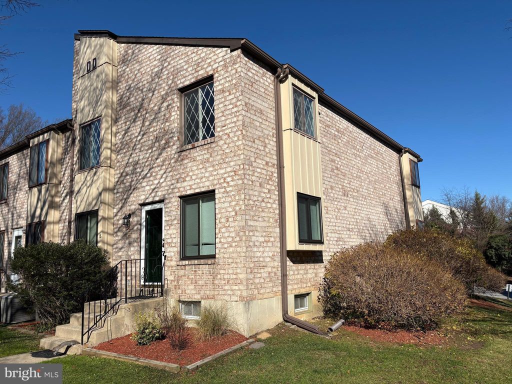 Photo of 5200 - Dd18 Hilltop Drive #477, BROOKHAVEN, PA 19015 (MLS # PADE2104604)