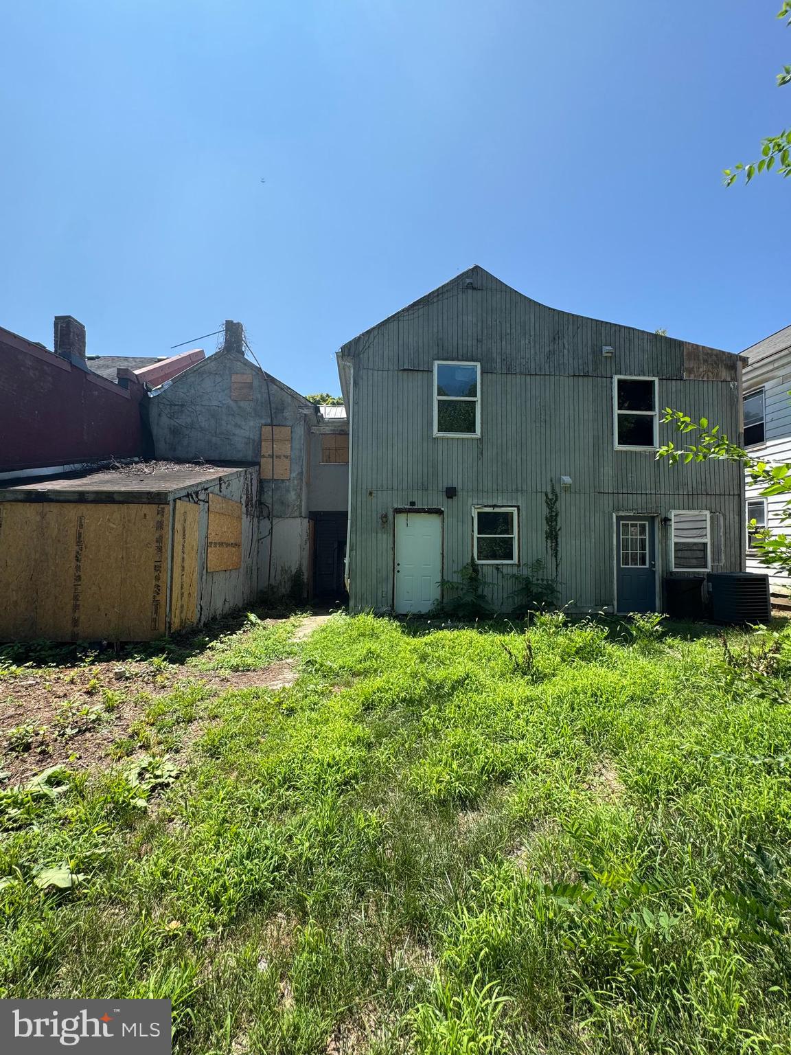 308 W MARTIN STREET