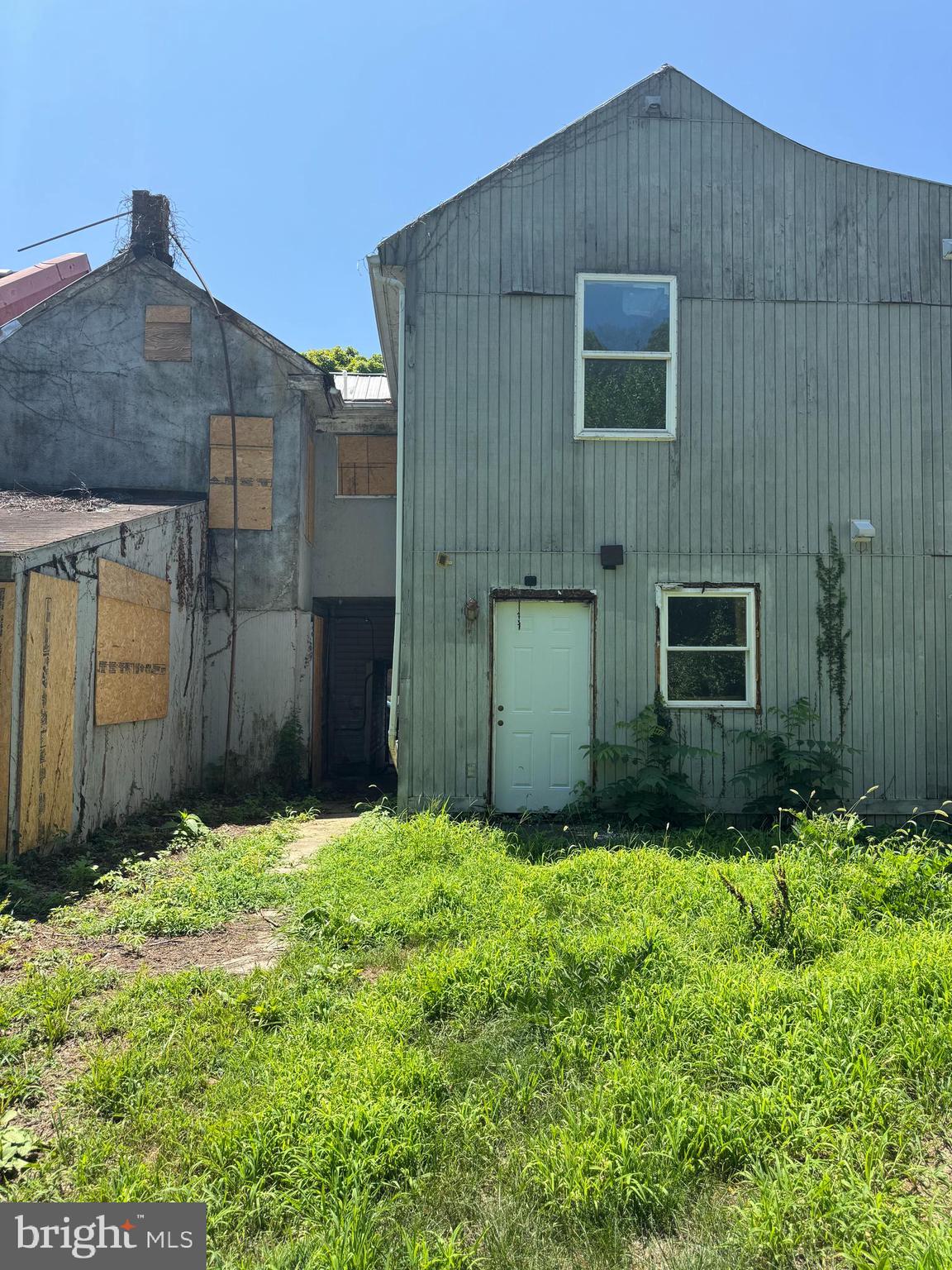308 W MARTIN STREET