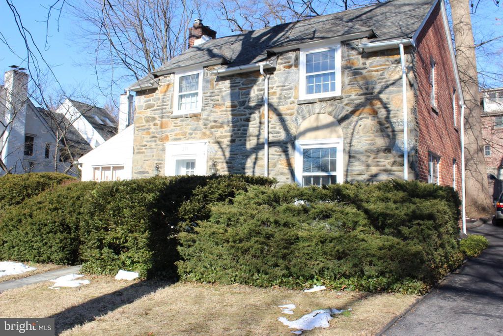 Photo of 219 Farwood Road, WYNNEWOOD, PA 19096 (MLS # PADE2109138)