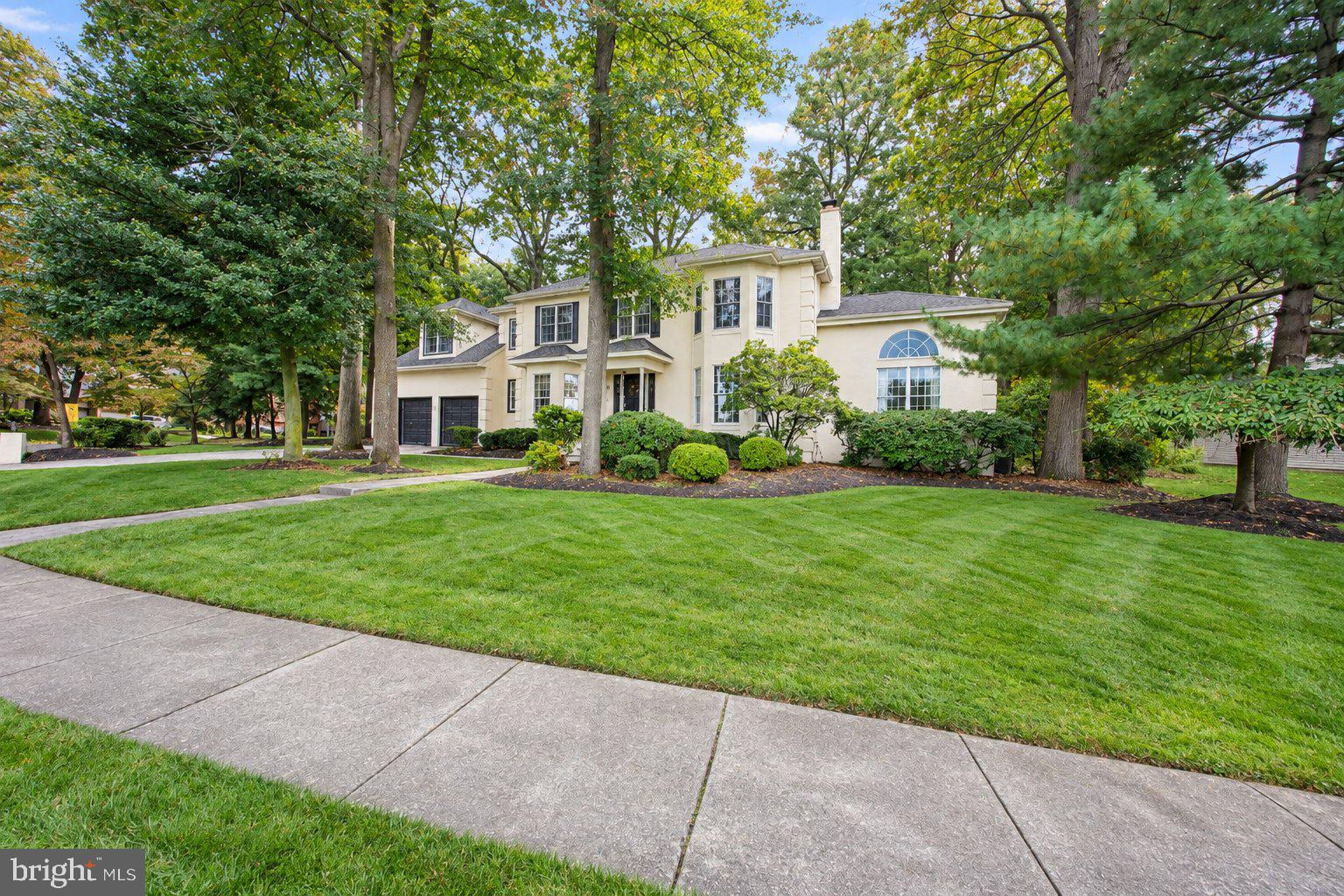 8 YORKSHIRE DRIVE