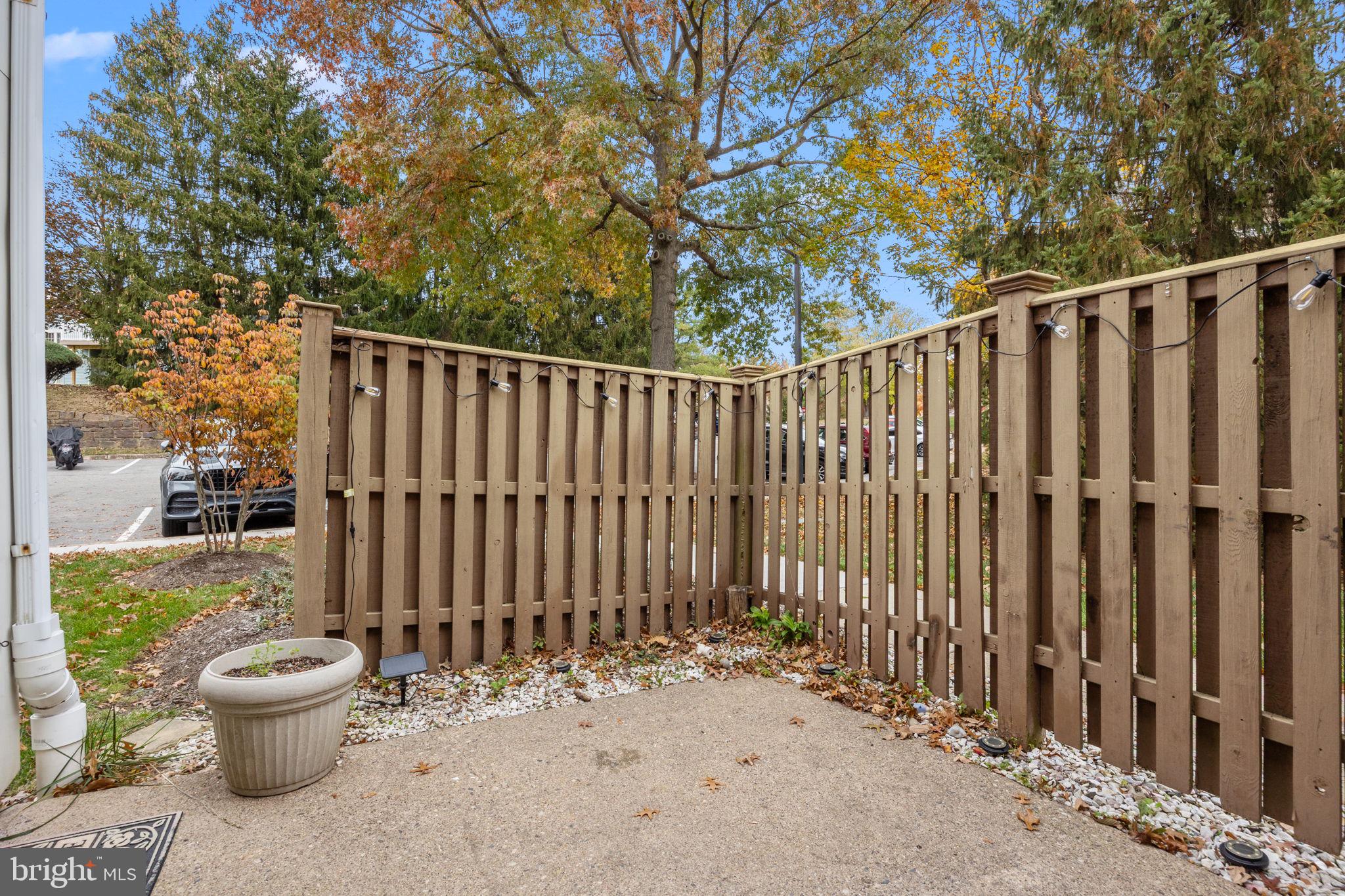 SAW MILL VALLEY - Residential