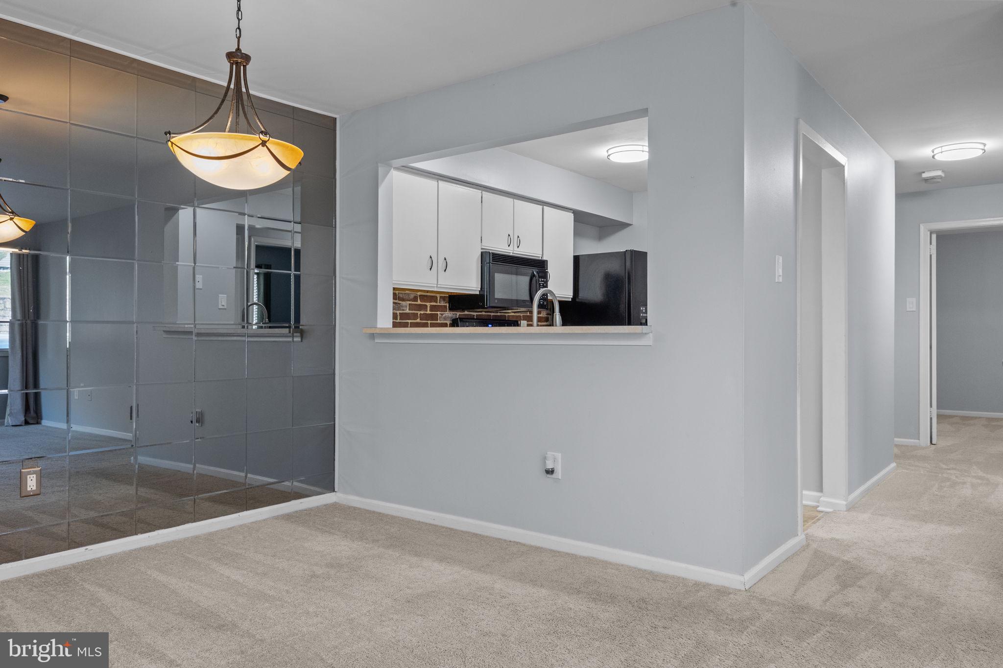 SAW MILL VALLEY - Residential