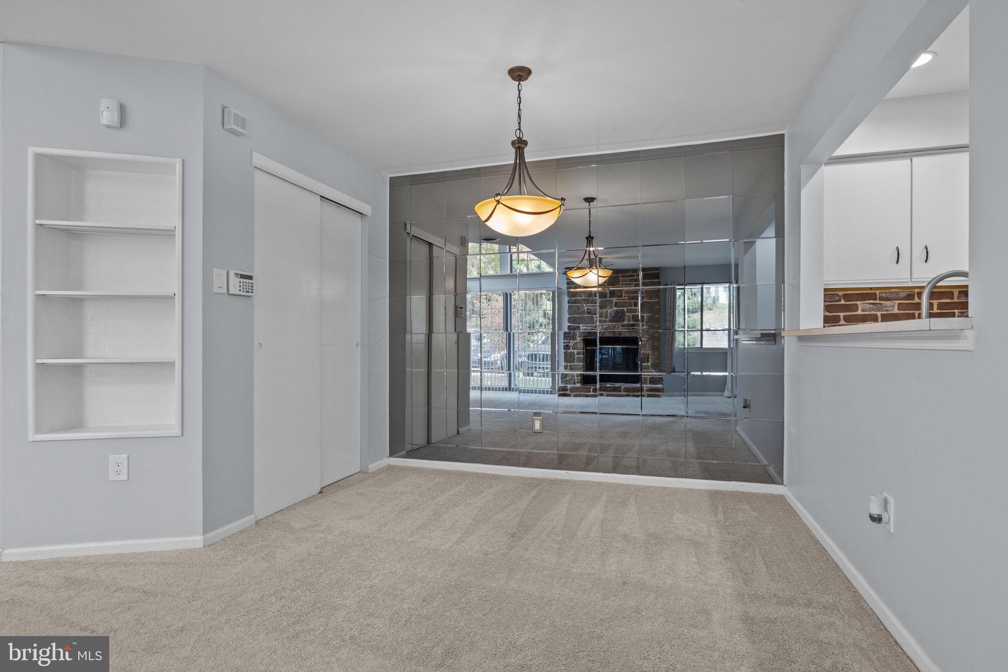 SAW MILL VALLEY - Residential