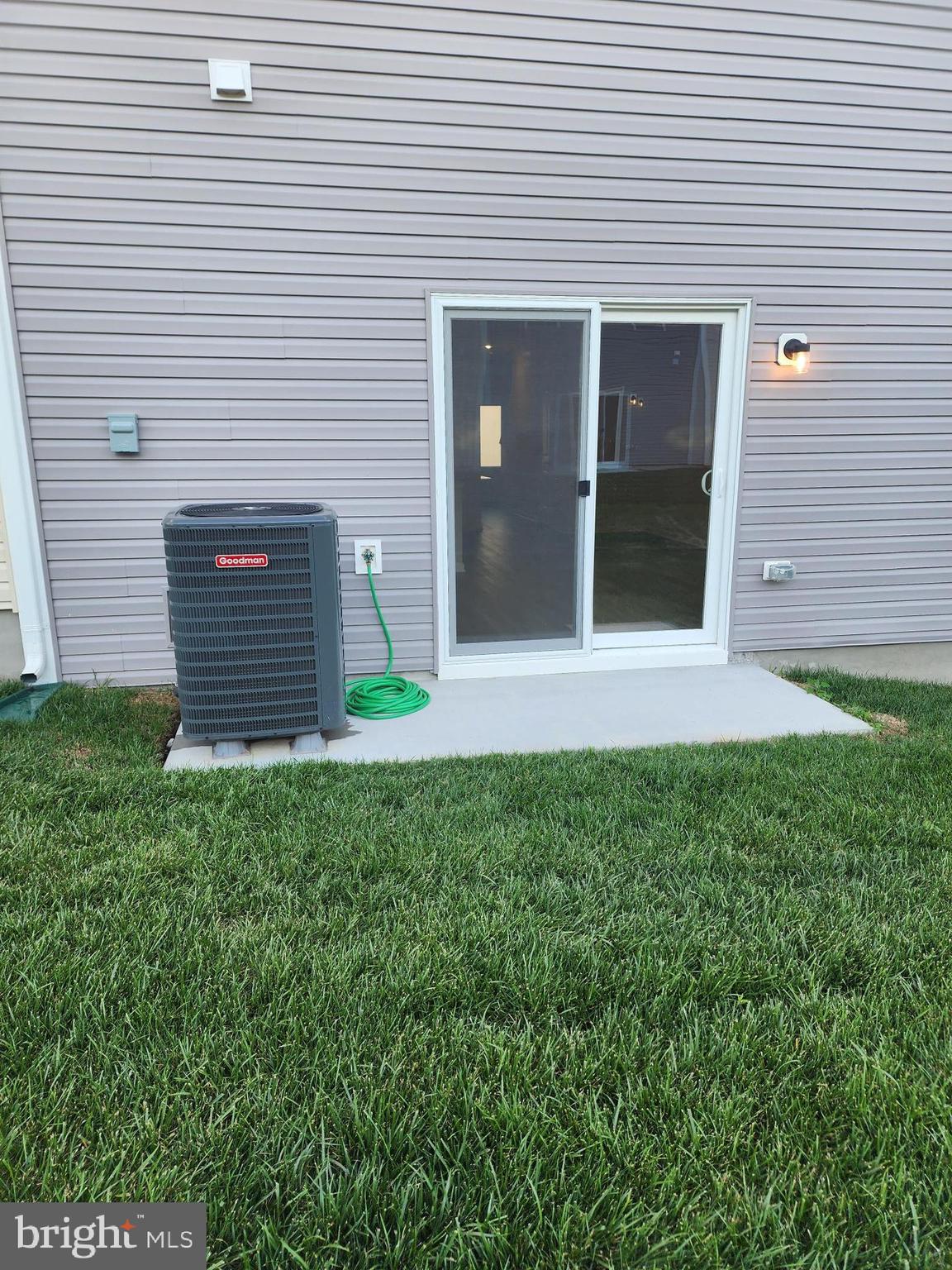 HOMEPLACE AT RIVERSIDE - Residential Lease