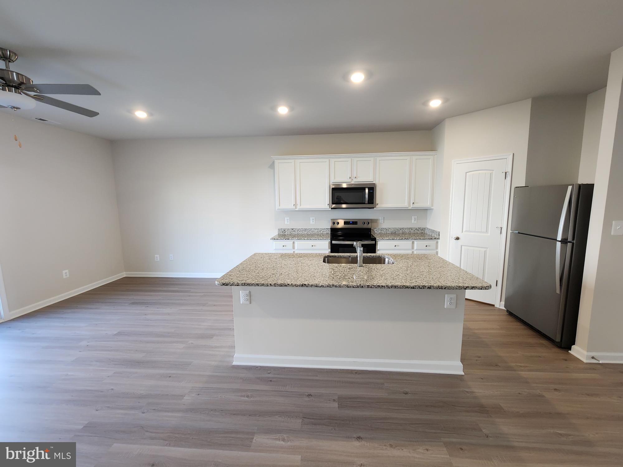 HOMEPLACE AT RIVERSIDE - Residential Lease