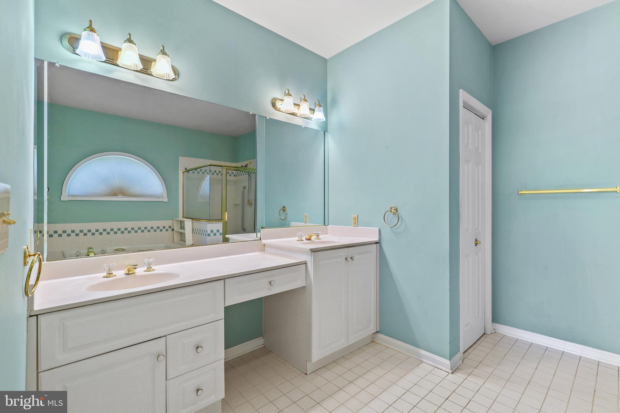 TODD LAKES - Residential